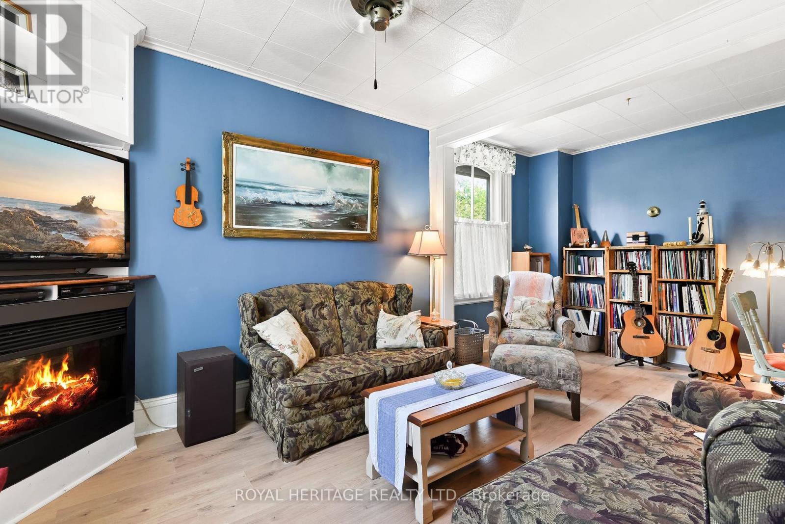 Property at 115 ELGIN STREET image 5
