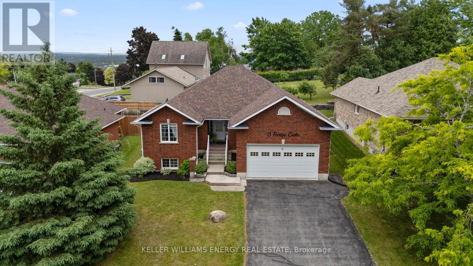 Property at 5 FORTYE GATE image 3