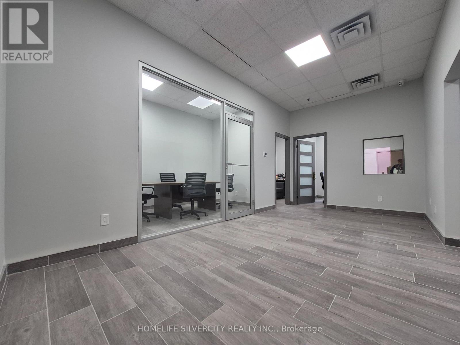 218 - 20 Maritime Ontario Boulevard, Brampton, Ontario  L6S 0E7 - Photo 4 - W12246741