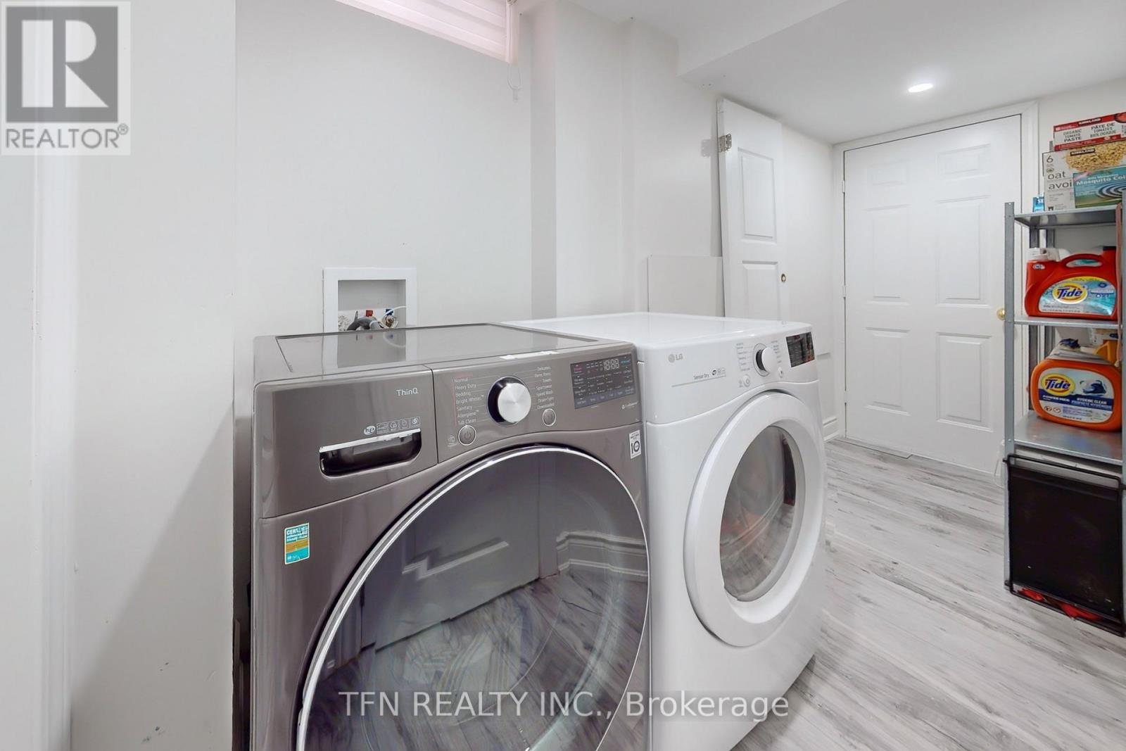 851 Clemens Crescent, Mississauga, Ontario  L5V 2S8 - Photo 39 - W12246834