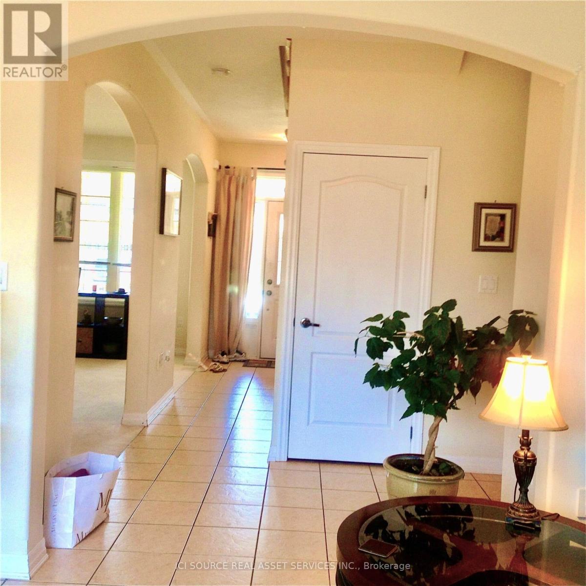 Property at 148 MONTREAL CIRCLE image 4