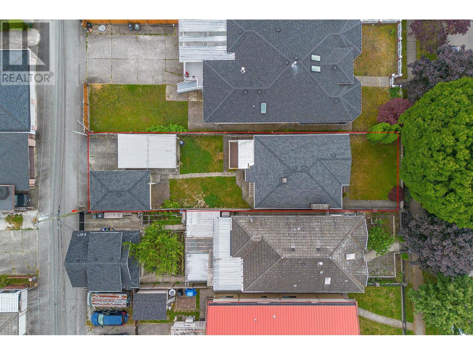 Property at 3335 QUEENS AVENUE image 4