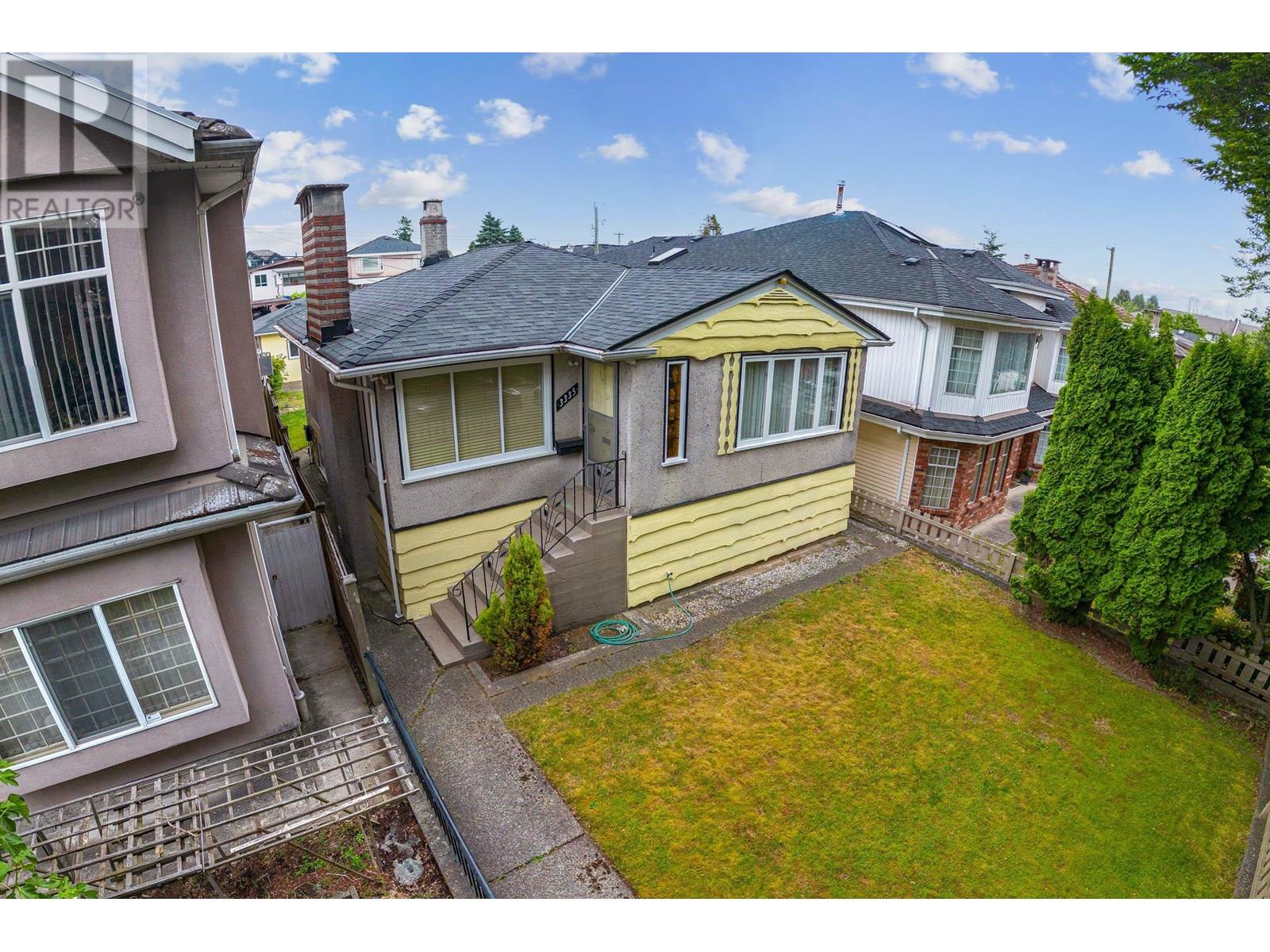 Property at 3335 QUEENS AVENUE image 5
