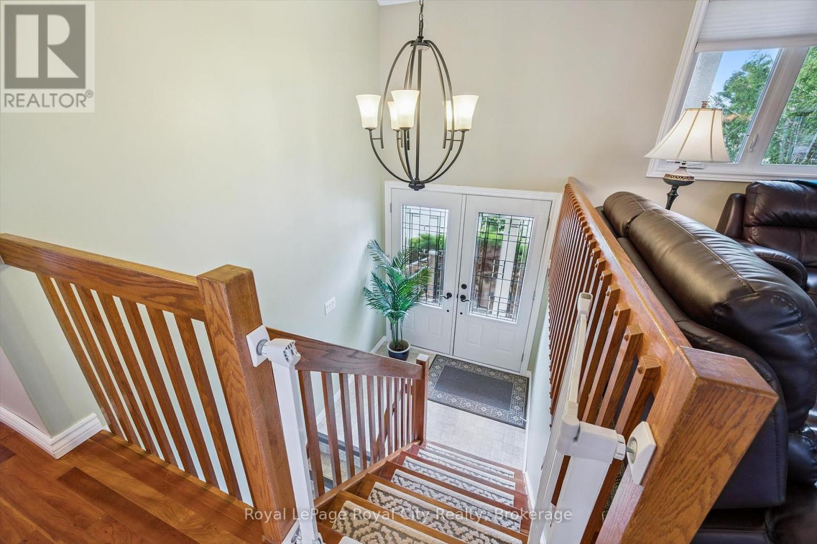 Property at 9 DUNHILL CRESCENT image 5