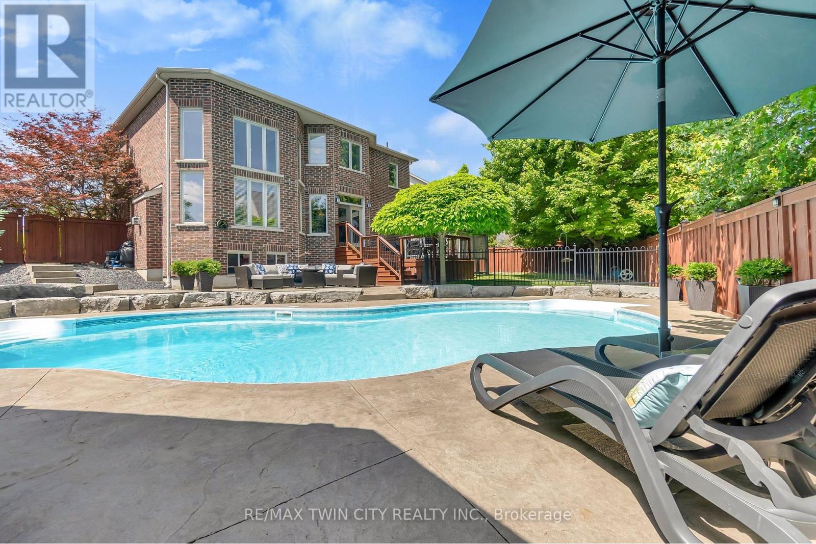 Property at 918 FUNG PLACE image 2
