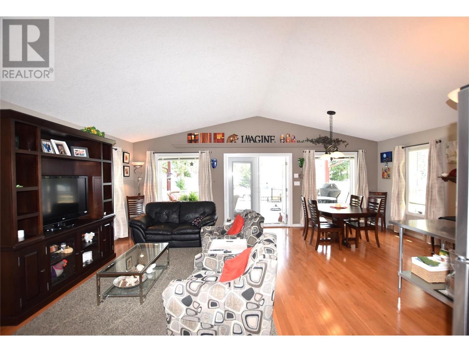 39 Lakeshore Drive, Vernon, British Columbia  V1H 2A1 - Photo 16 - 10353684