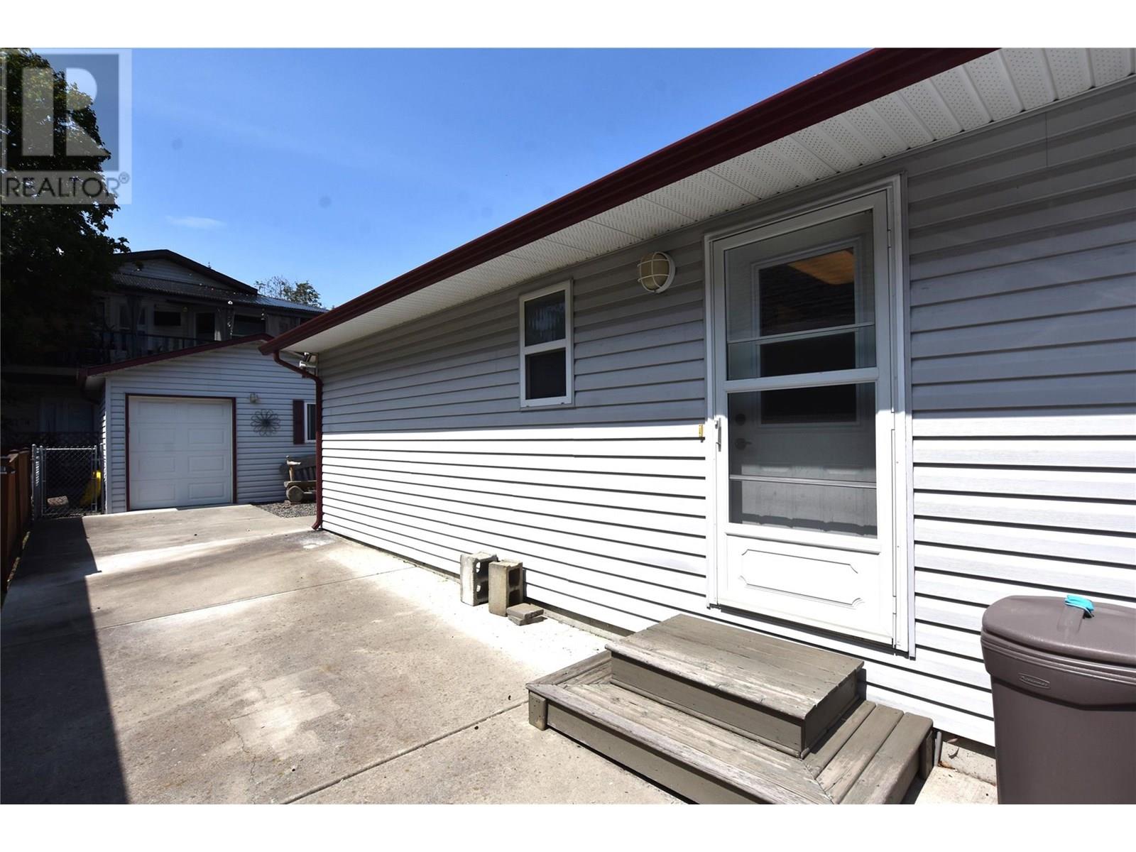 39 Lakeshore Drive, Vernon, British Columbia  V1H 2A1 - Photo 36 - 10353684