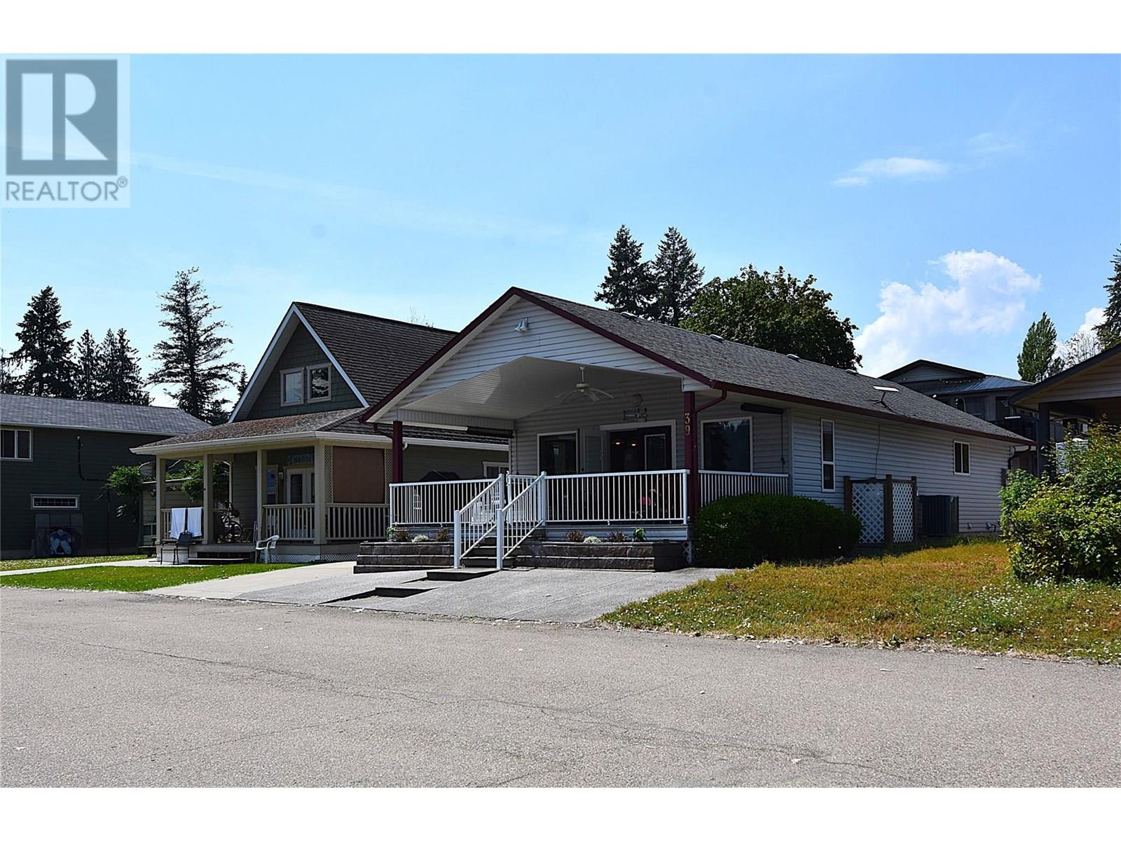 39 Lakeshore Drive, Vernon, British Columbia  V1H 2A1 - Photo 4 - 10353684