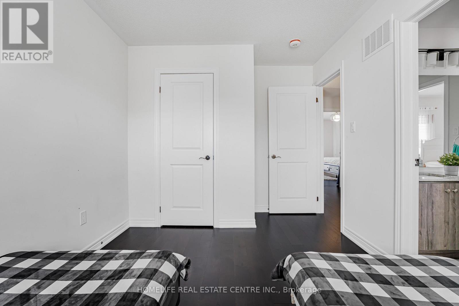 159 Terry Fox Drive, Barrie, Ontario  L9S 2Z8 - Photo 17 - S12244984