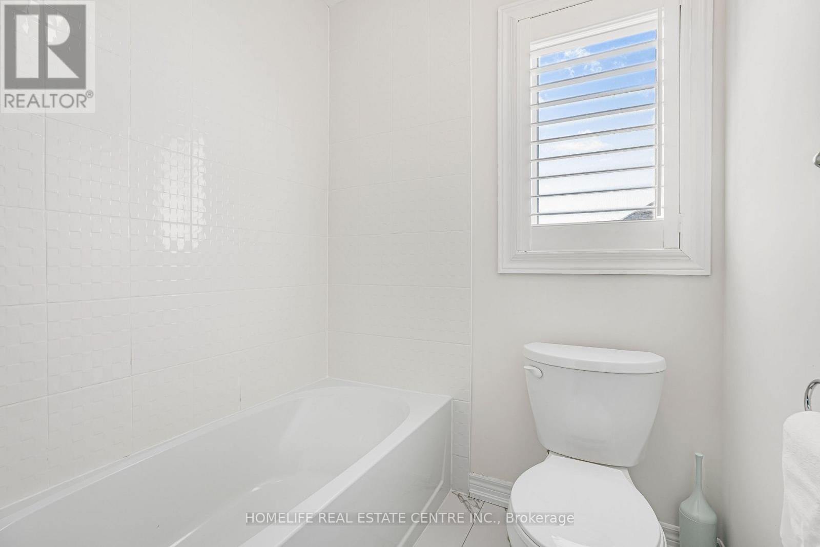 159 Terry Fox Drive, Barrie, Ontario  L9S 2Z8 - Photo 21 - S12244984
