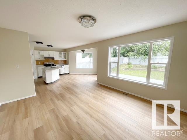 Property at 715 BALFOUR CL NW image 5