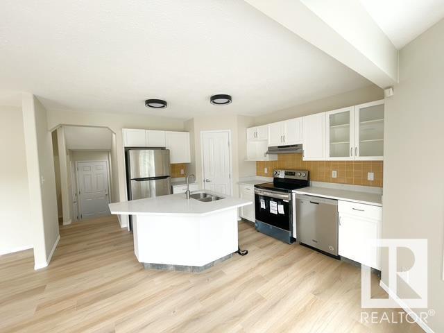 Property at 715 BALFOUR CL NW image 3