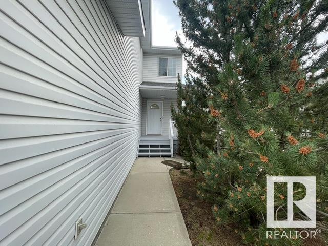Property at 715 BALFOUR CL NW image 2