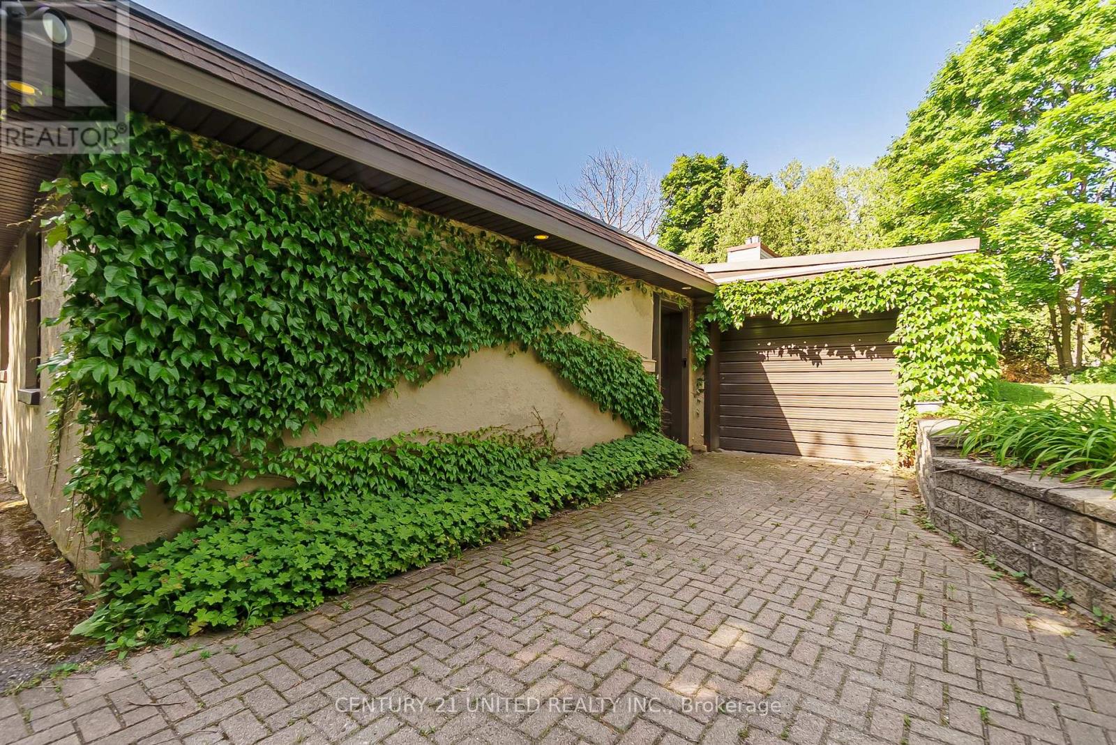 Property at 44 MOORECRAIG ROAD image 2