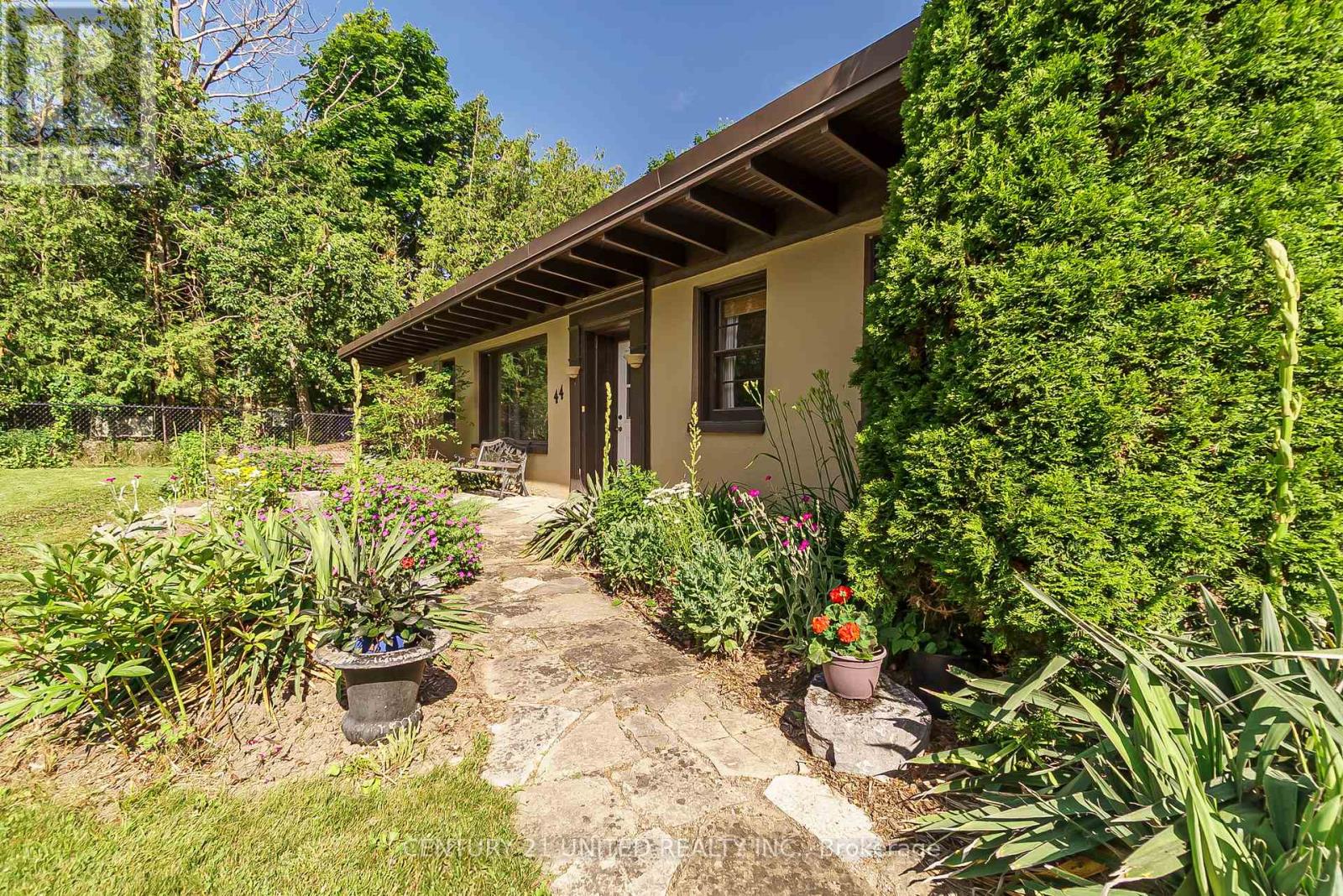 Property at 44 MOORECRAIG ROAD image 4