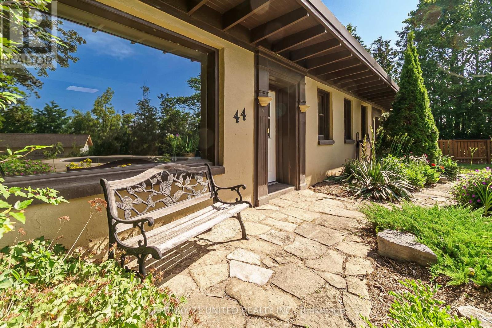 Property at 44 MOORECRAIG ROAD image 5