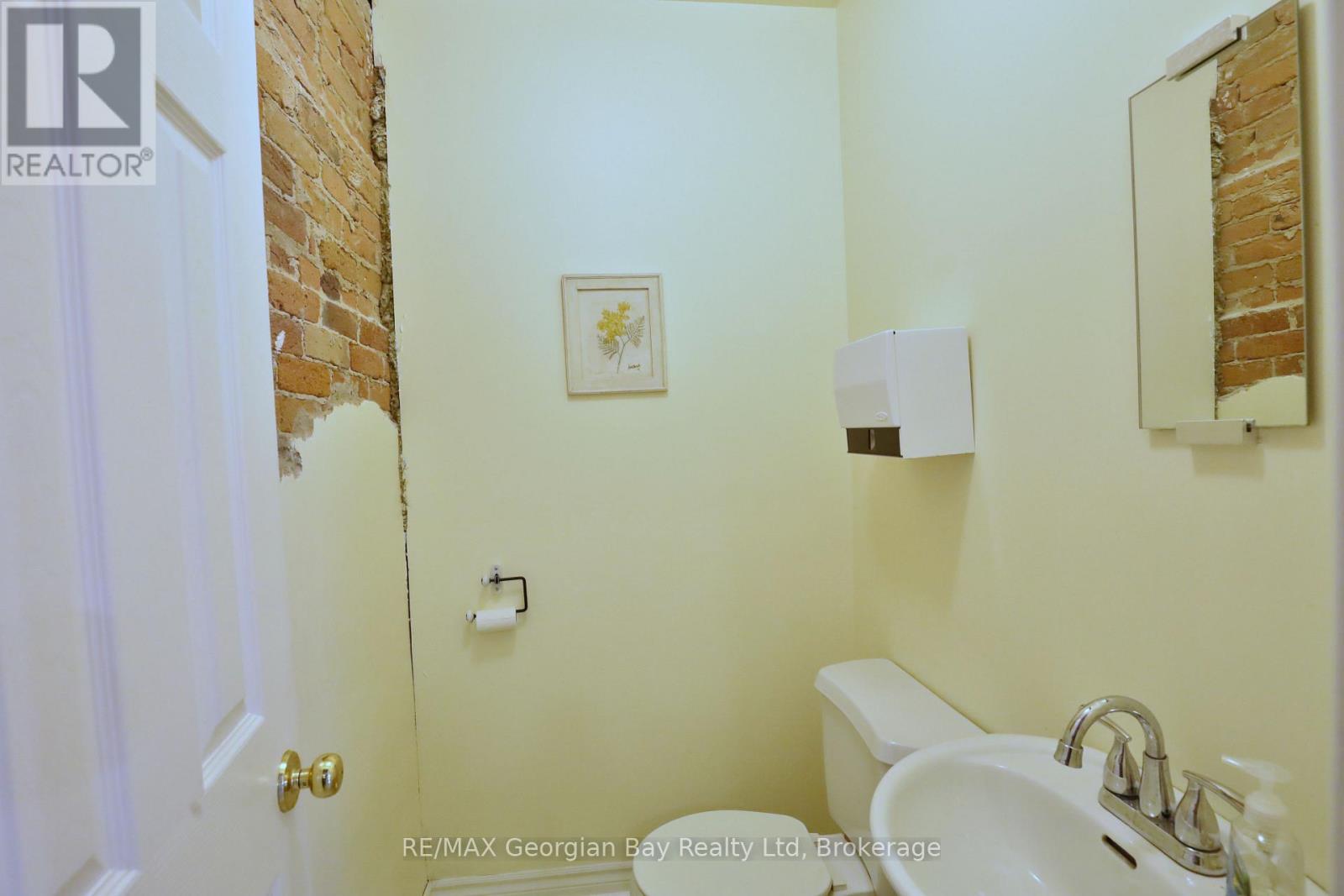 98 Main Street, Penetanguishene, Ontario  L9M 1T5 - Photo 11 - S12247082
