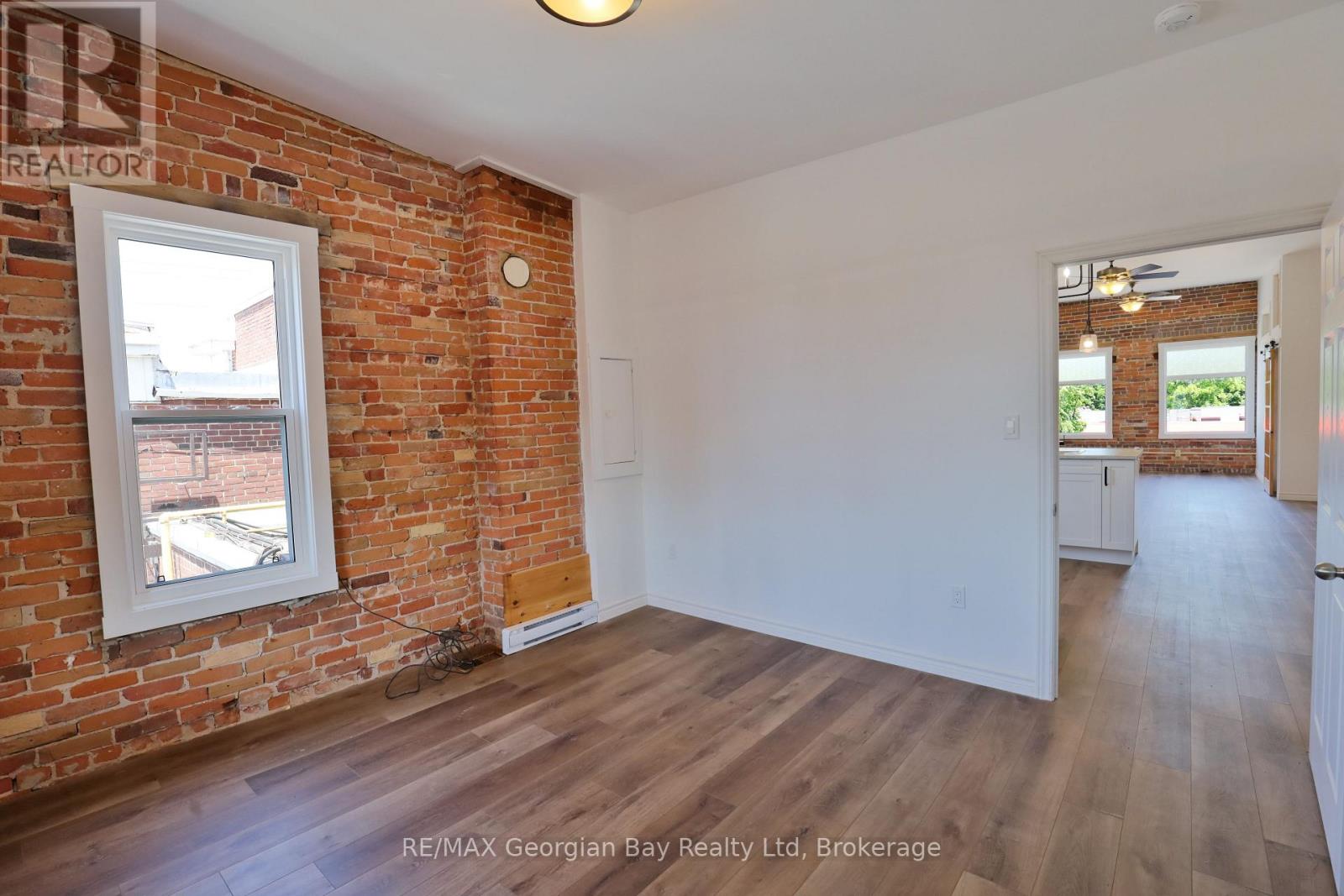 98 Main Street, Penetanguishene, Ontario  L9M 1T5 - Photo 24 - S12247082