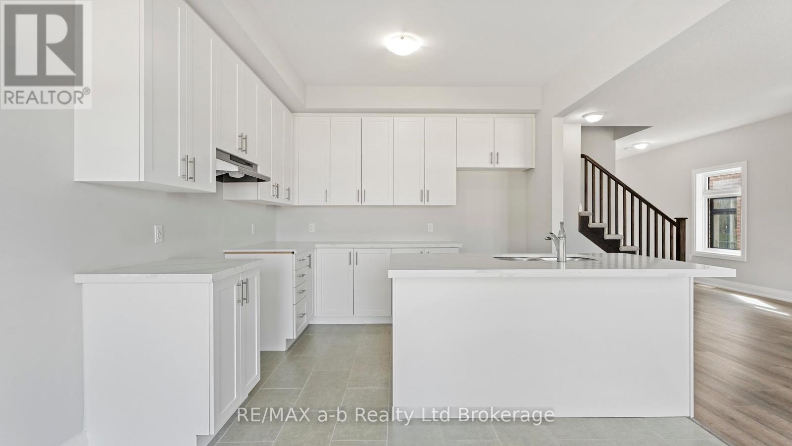 70 Cayley Street, Norwich, Ontario  N0J 1P0 - Photo 10 - X12247166
