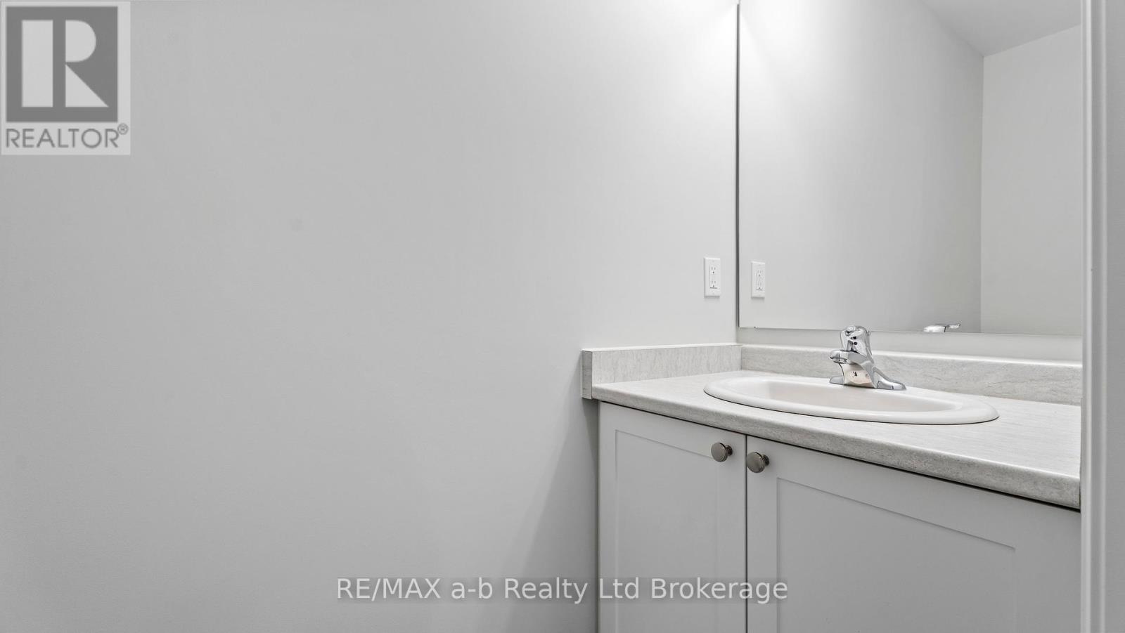 70 Cayley Street, Norwich, Ontario  N0J 1P0 - Photo 12 - X12247166