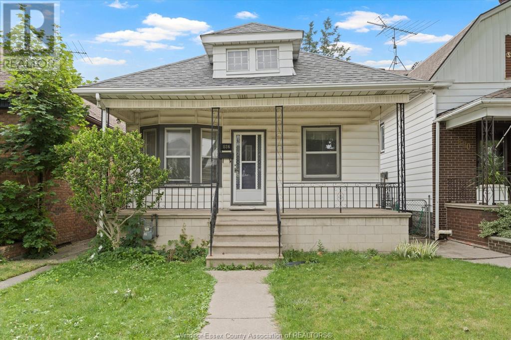MLS# 25016199: 886 GLADSTONE AVENUE, Windsor, Canada