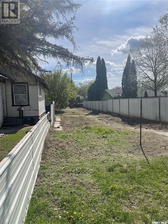 350 R Avenue S, Saskatoon, Saskatchewan  S7M 2Z3 - Photo 3 - SK010860