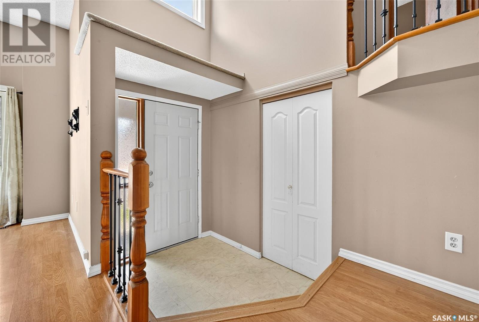 Property at 6910 Maple Wood CRESCENT image 3