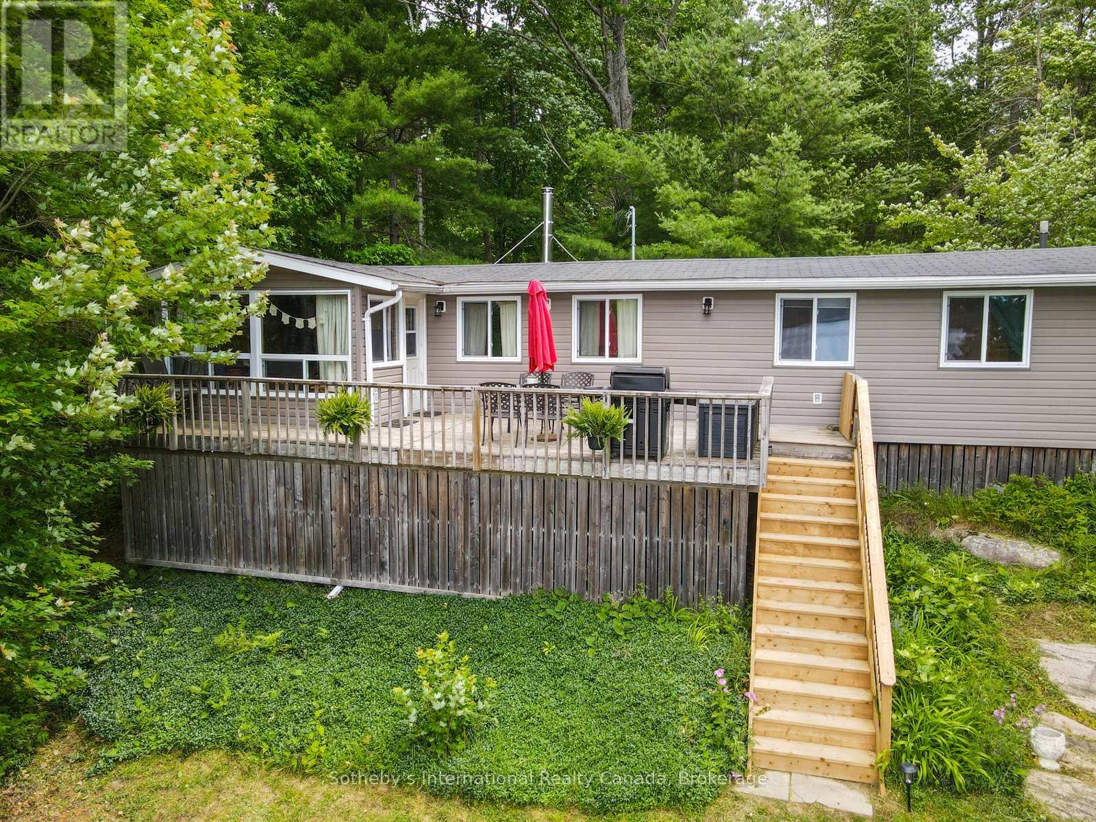 1040 Kahshe Lake, Gravenhurst, Ontario  P0E 1G0 - Photo 2 - X12246033