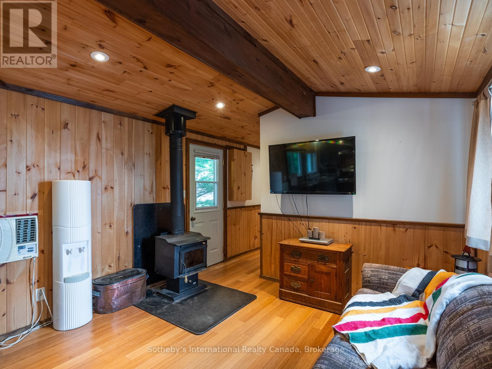 1040 Kahshe Lake, Gravenhurst, Ontario  P0E 1G0 - Photo 12 - X12246033