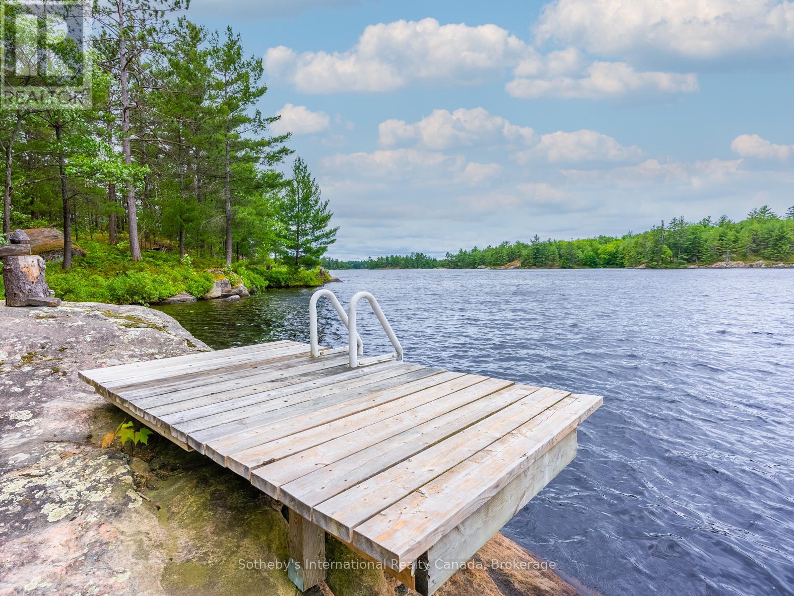 1040 Kahshe Lake, Gravenhurst, Ontario  P0E 1G0 - Photo 26 - X12246033