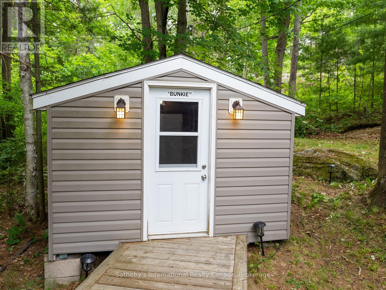 1040 Kahshe Lake, Gravenhurst, Ontario  P0E 1G0 - Photo 19 - X12246033