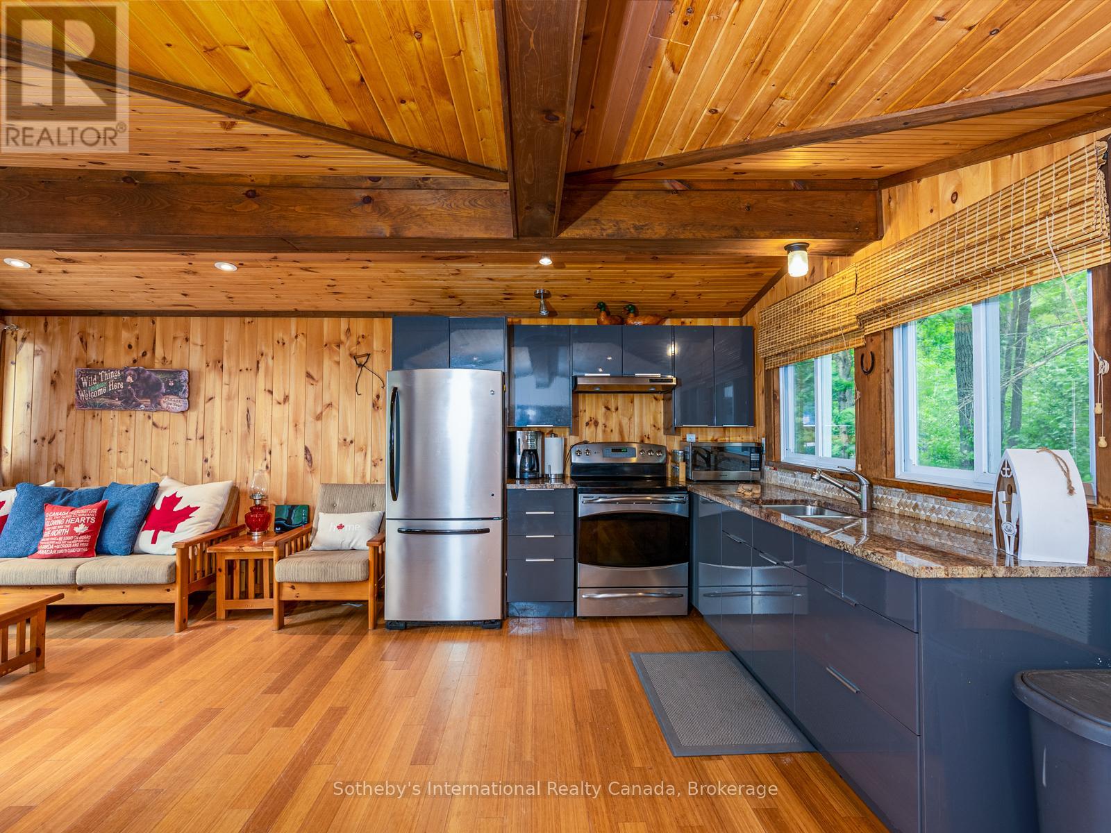 1040 Kahshe Lake, Gravenhurst, Ontario  P0E 1G0 - Photo 11 - X12246033