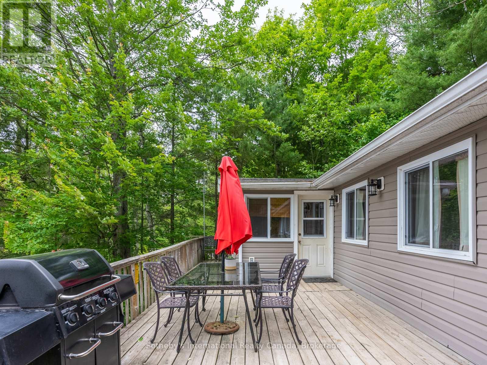 1040 Kahshe Lake, Gravenhurst, Ontario  P0E 1G0 - Photo 7 - X12246033