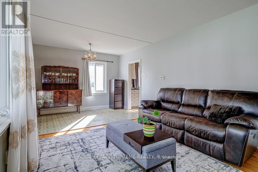 Property at 74 ROBERTA DRIVE image 4