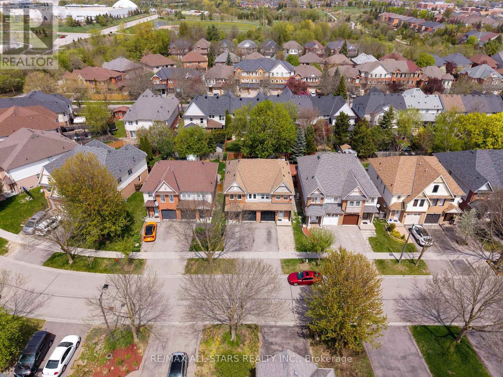 Property at 58 WOODROOF CRESCENT image 4