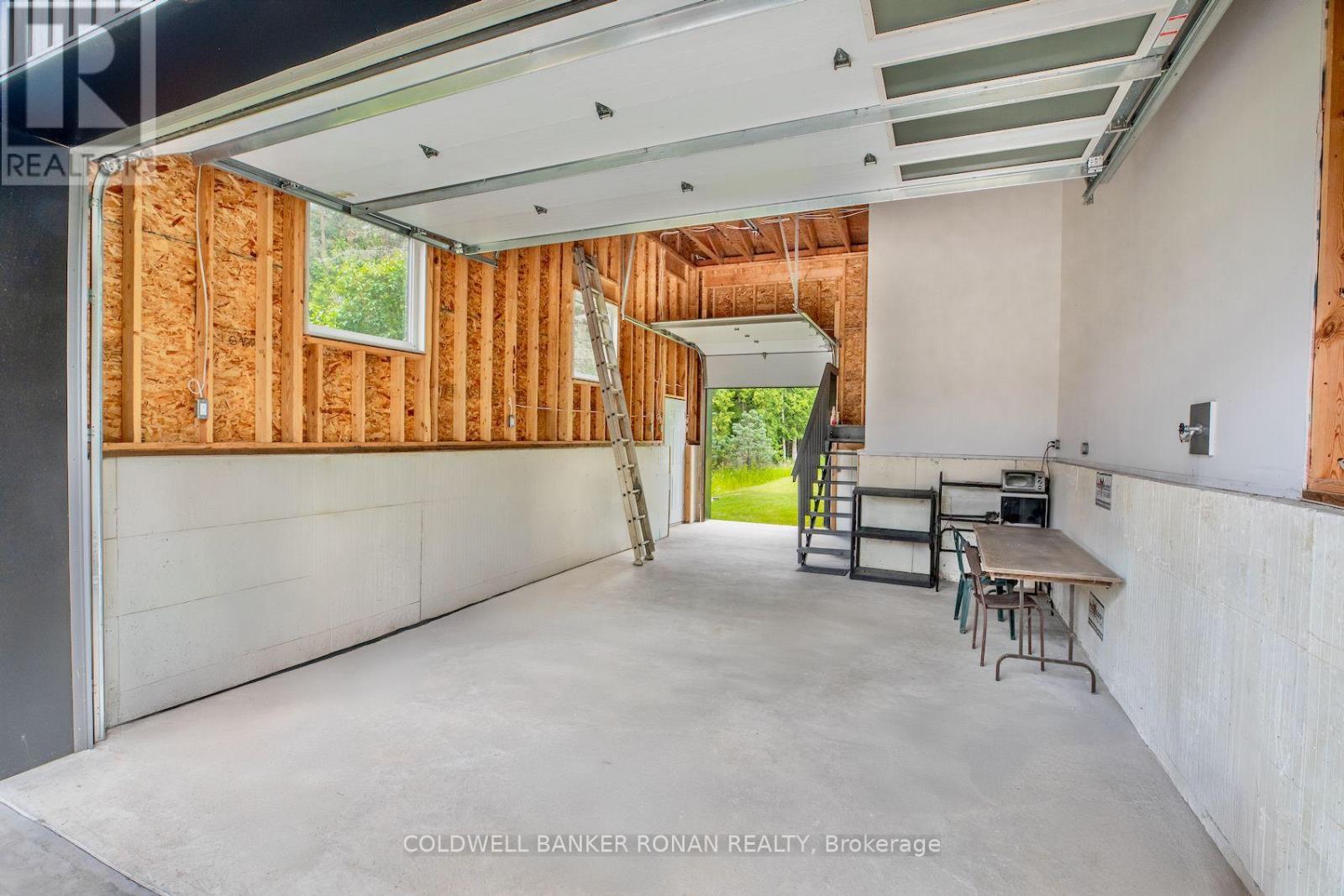 9243 County Road 1, Adjala-Tosorontio, Ontario  L0N 1P0 - Photo 33 - N12246969