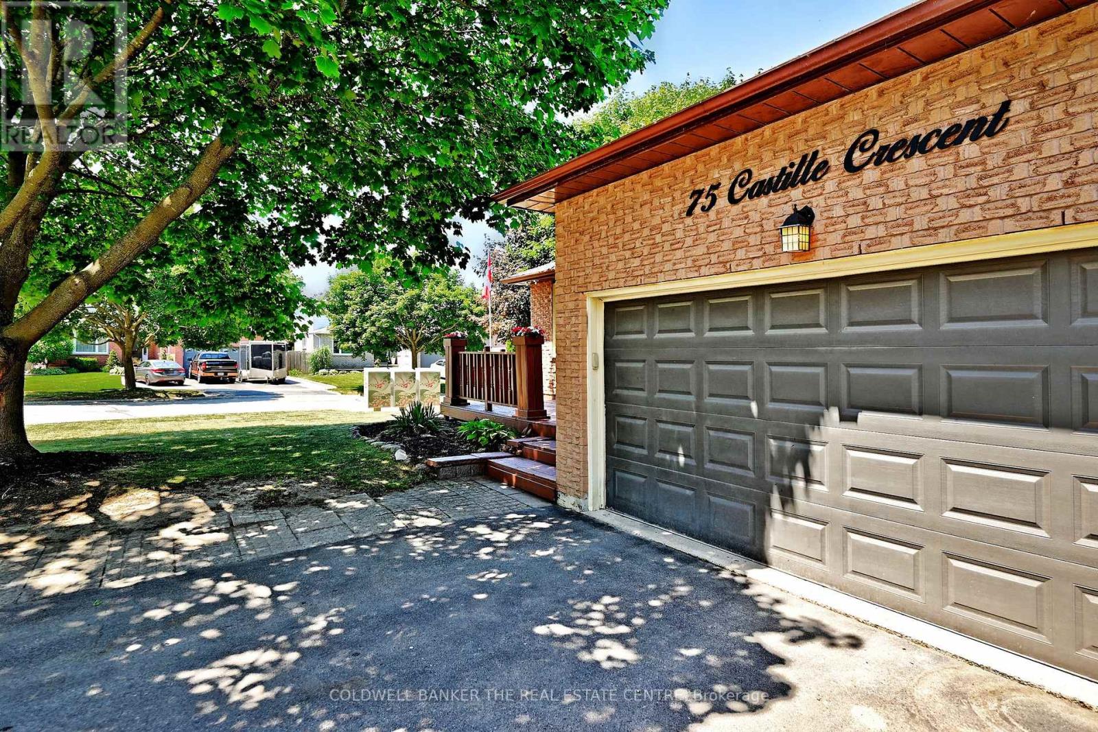 Property at 75 CASTILLE CRESCENT image 3