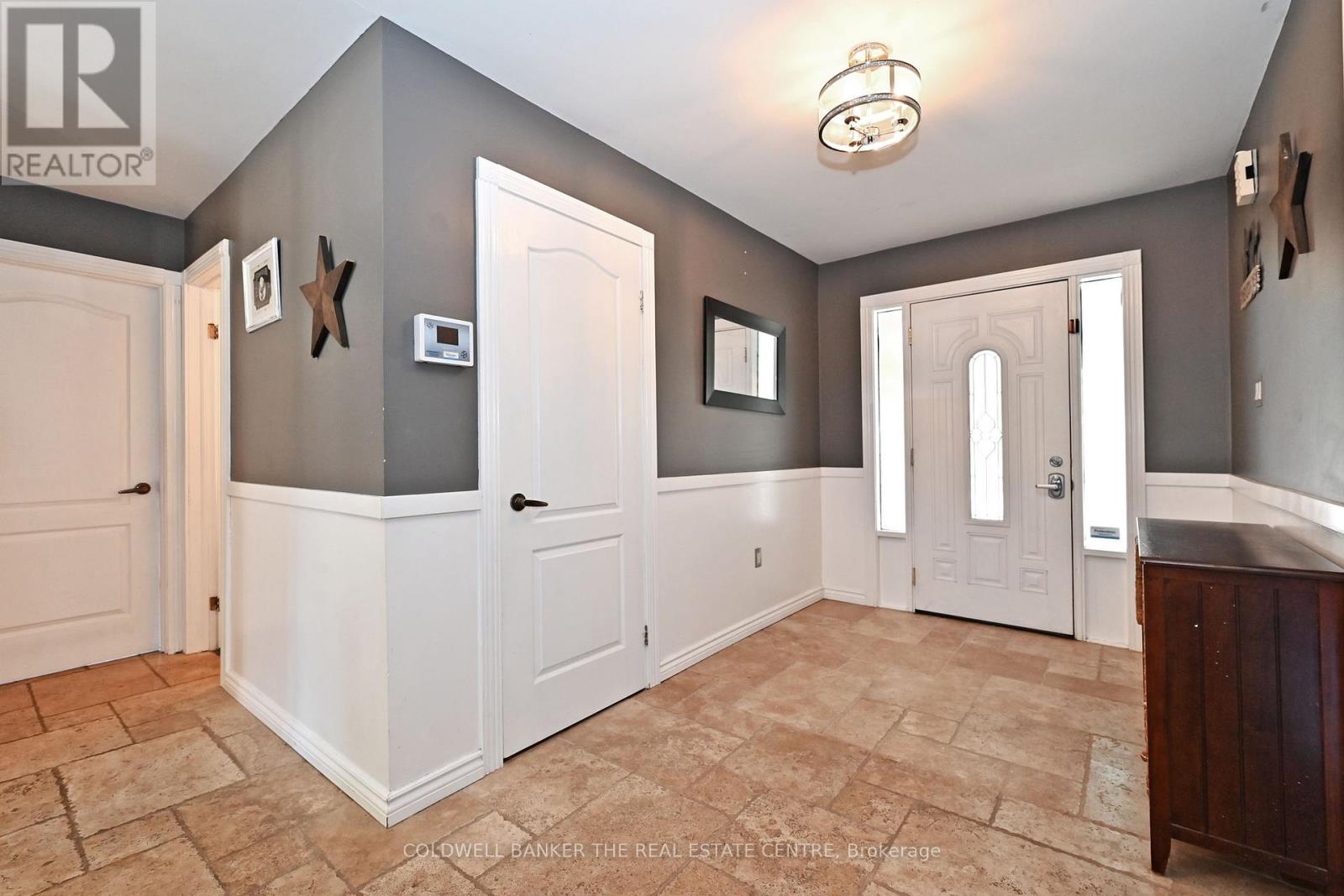 Property at 75 CASTILLE CRESCENT image 4