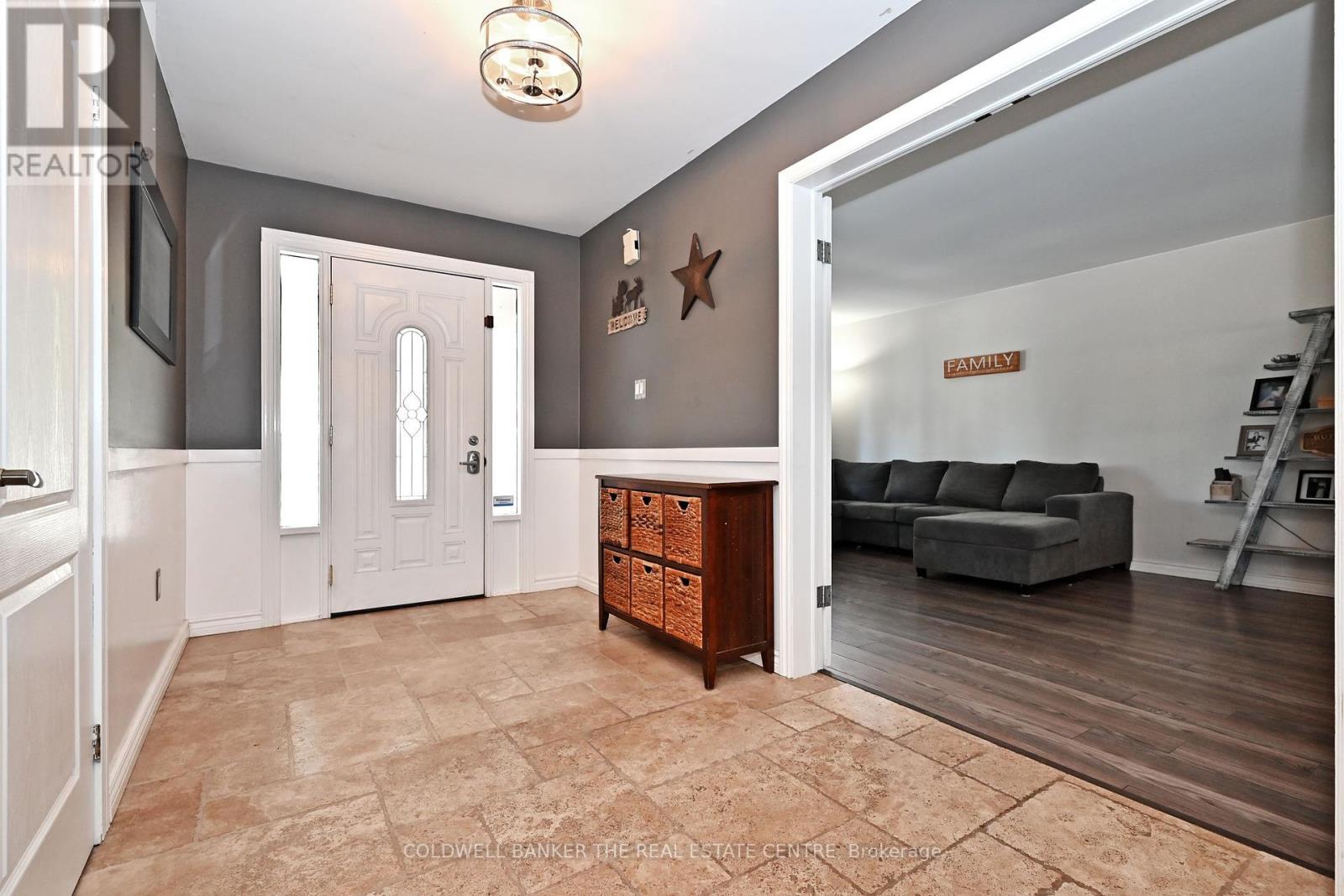 Property at 75 CASTILLE CRESCENT image 5