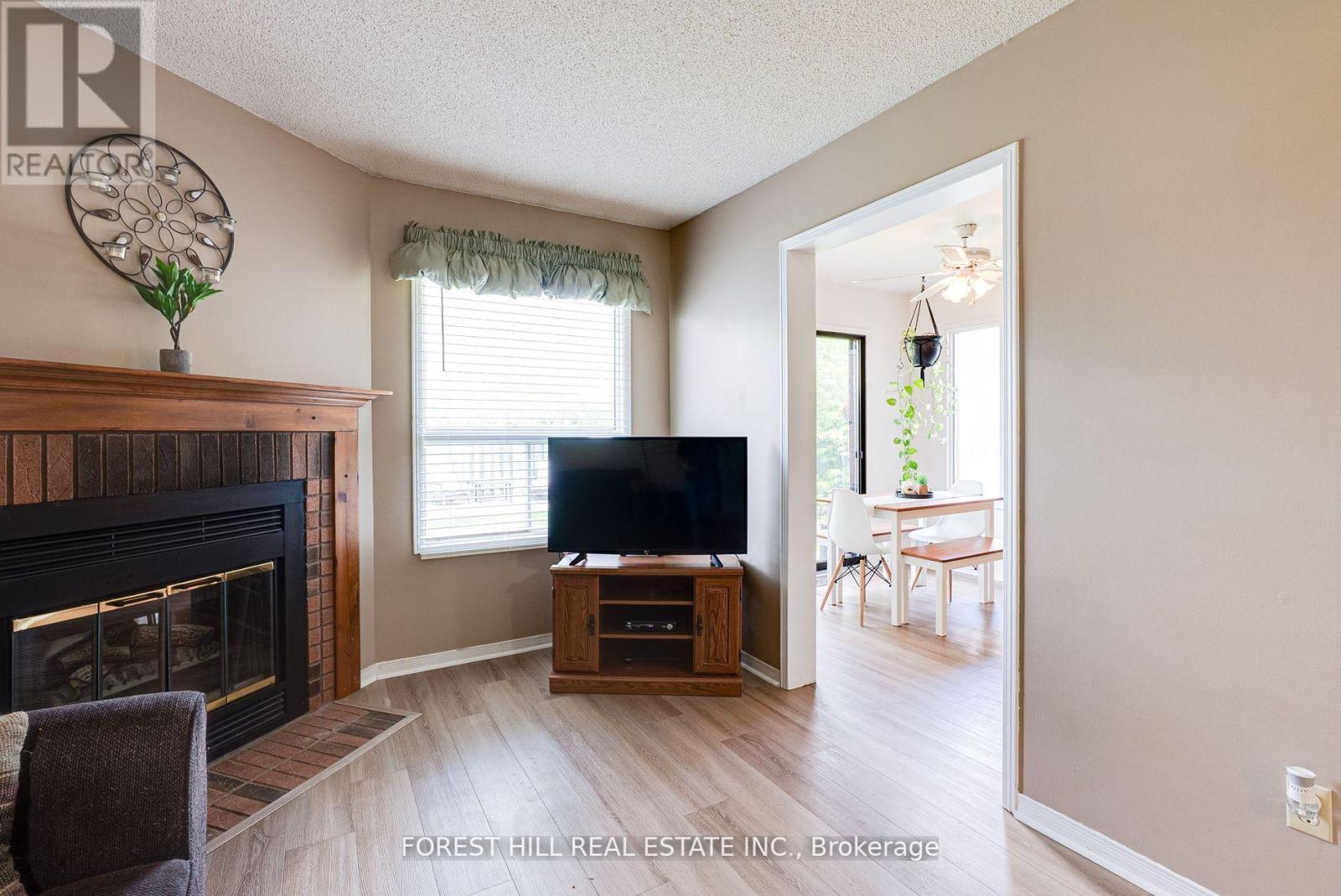 Property at 44 QUANCE STREET image 4