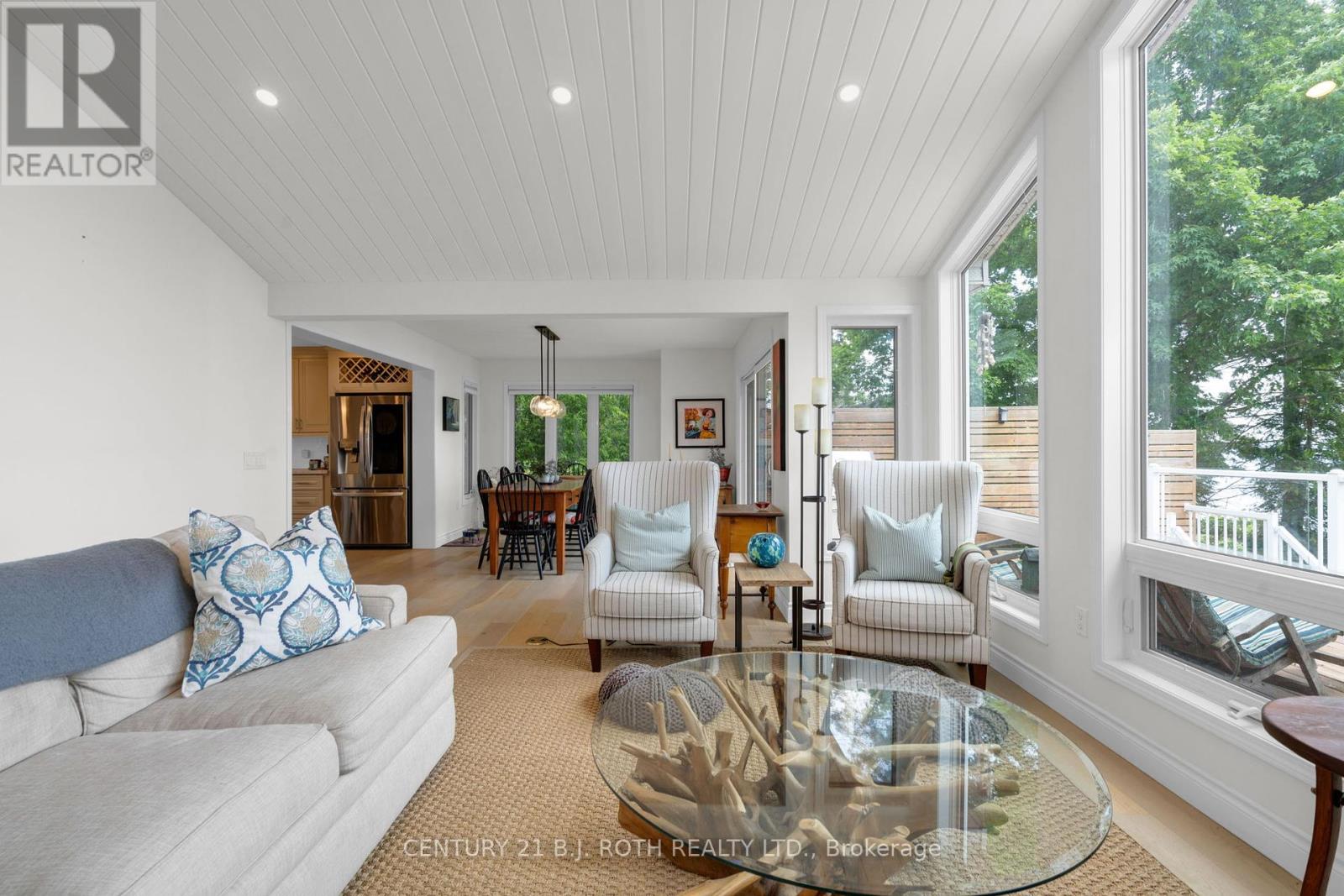95 Lakeshore Road E, Oro-Medonte, Ontario  L0L 2E0 - Photo 13 - S12246991