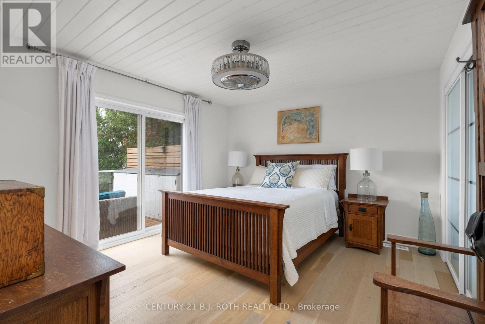 95 Lakeshore Road E, Oro-Medonte, Ontario  L0L 2E0 - Photo 14 - S12246991