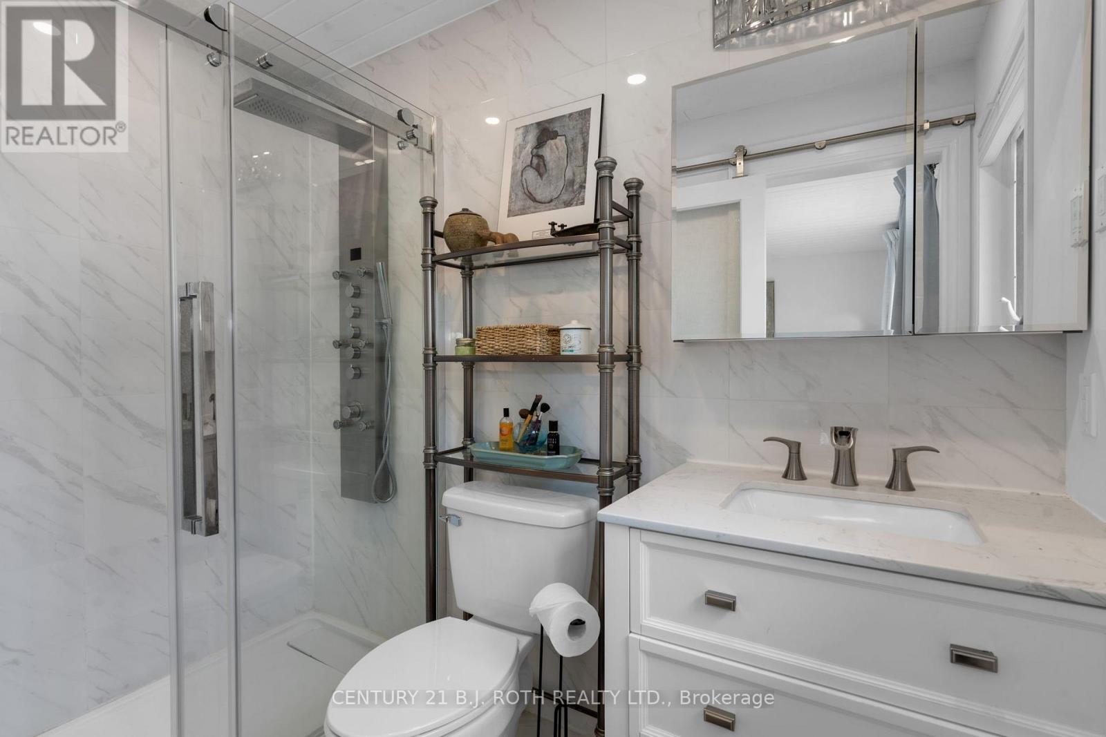 95 Lakeshore Road E, Oro-Medonte, Ontario  L0L 2E0 - Photo 16 - S12246991