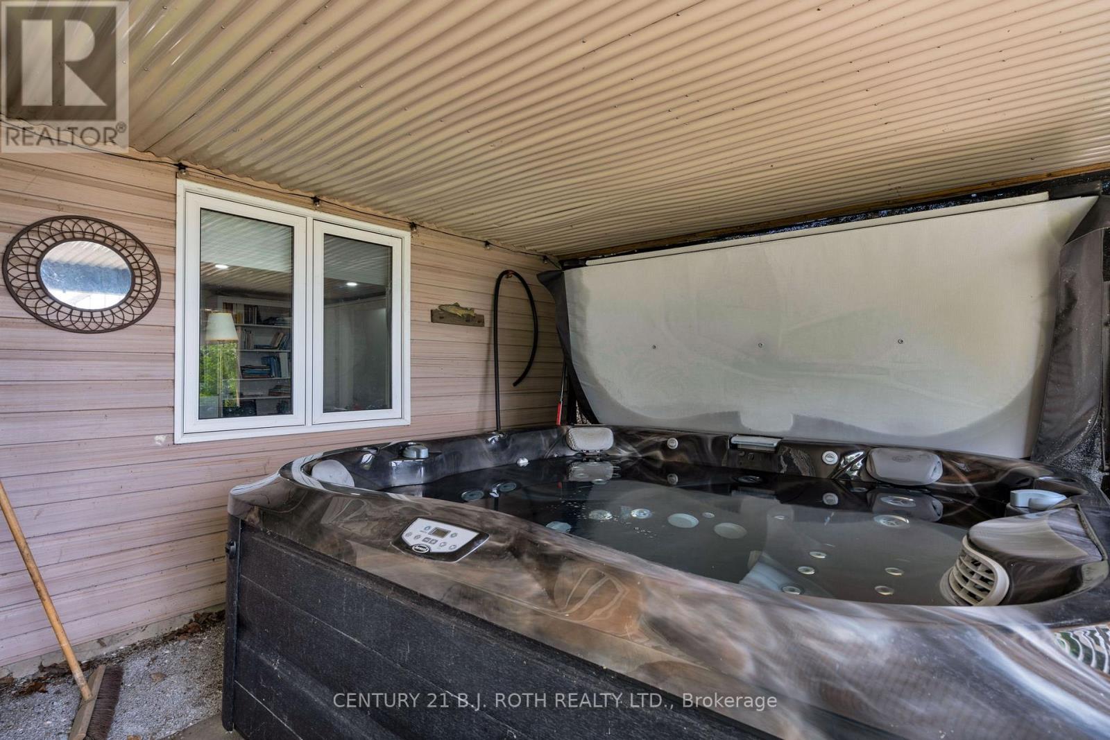95 Lakeshore Road E, Oro-Medonte, Ontario  L0L 2E0 - Photo 40 - S12246991