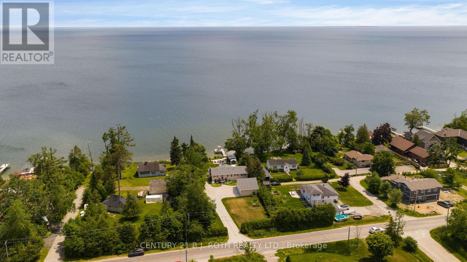95 Lakeshore Road E, Oro-Medonte, Ontario  L0L 2E0 - Photo 42 - S12246991
