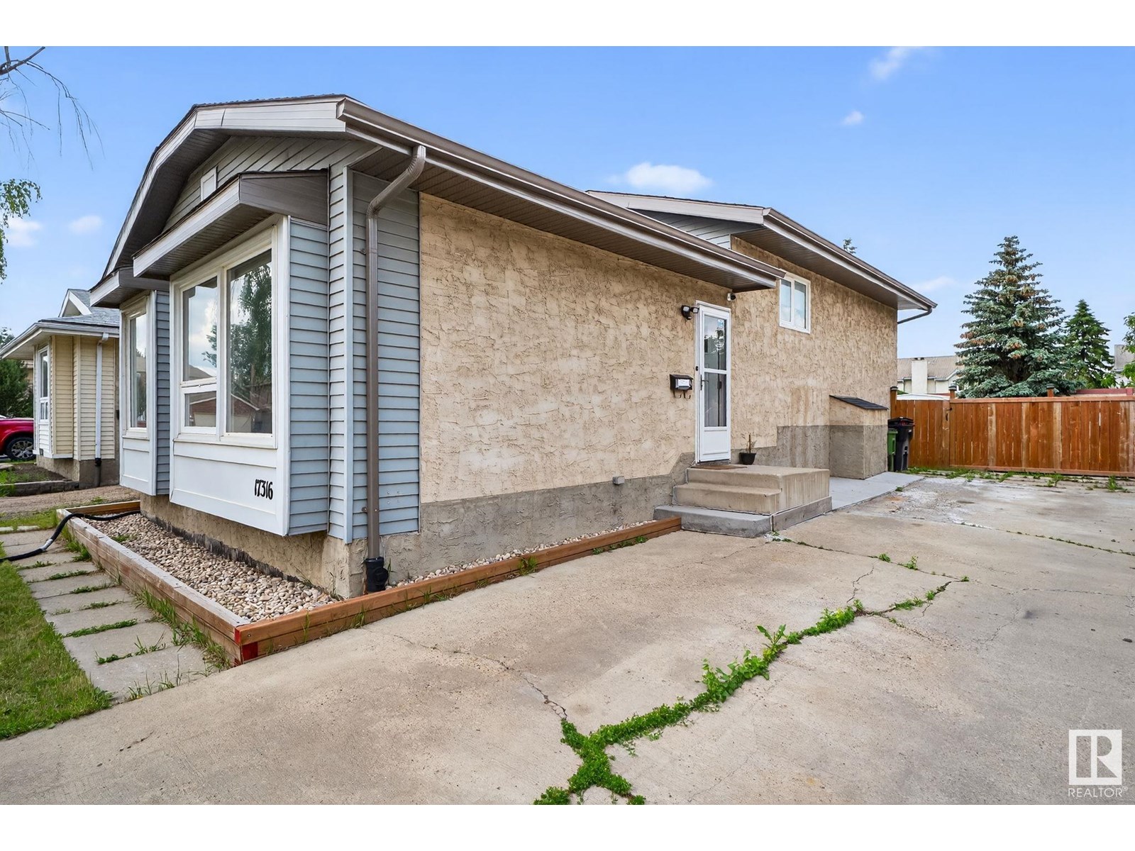 Property at 17316 94A AV NW image 3