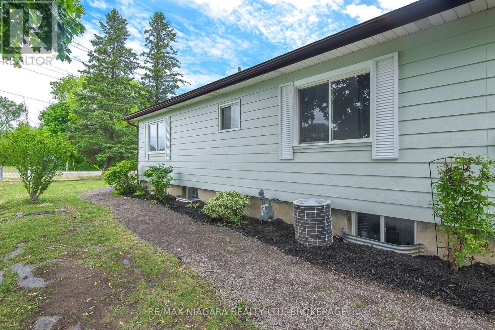 574 Broadway Street, Welland (Broadway), Ontario  L3C 5M5 - Photo 18 - X12247244