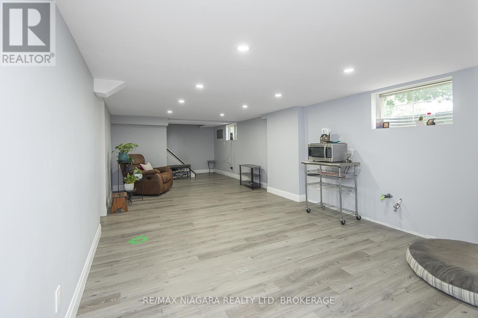 574 Broadway Street, Welland (Broadway), Ontario  L3C 5M5 - Photo 23 - X12247244