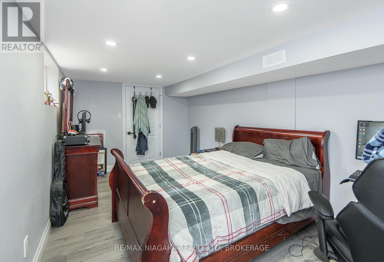 574 Broadway Street, Welland (Broadway), Ontario  L3C 5M5 - Photo 30 - X12247244