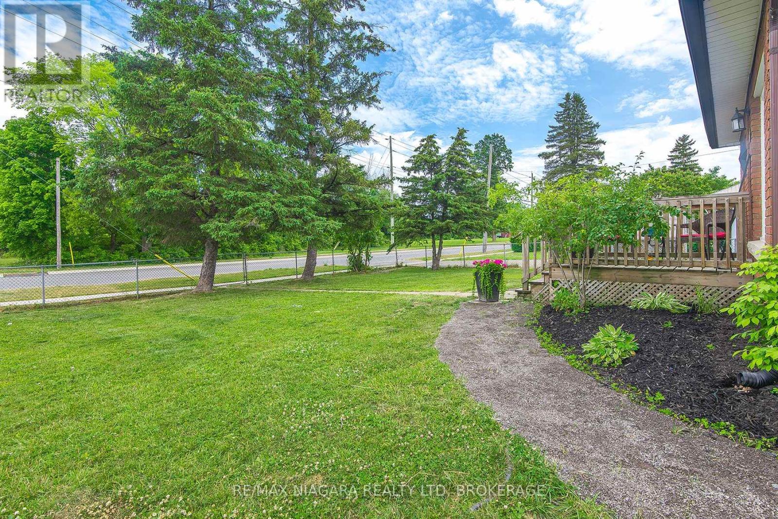 574 Broadway Street, Welland (Broadway), Ontario  L3C 5M5 - Photo 7 - X12247244